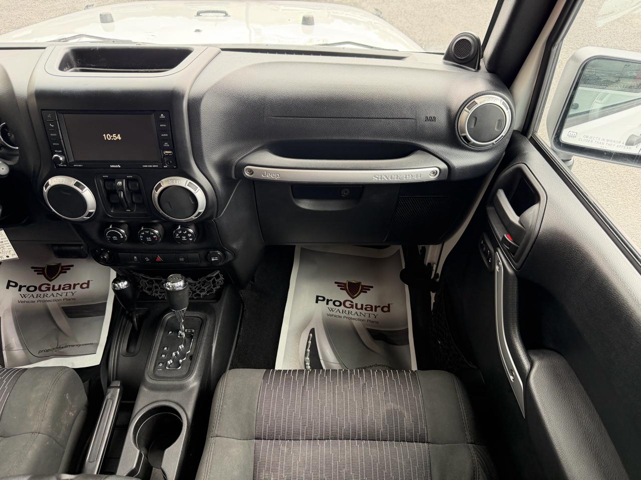 Jeep Wrangler Unlimited 4WD 4dr Sahara 2012