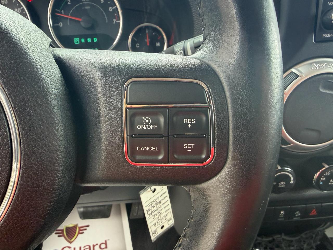 Jeep Wrangler Unlimited 4WD 4dr Sahara 2012
