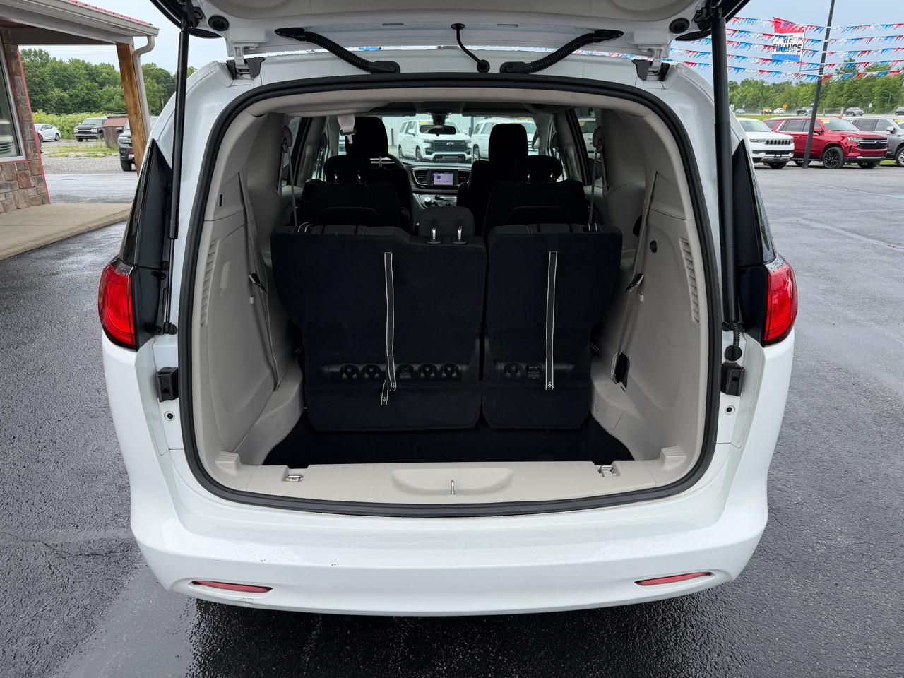 Chrysler Voyager LX FWD 2022
