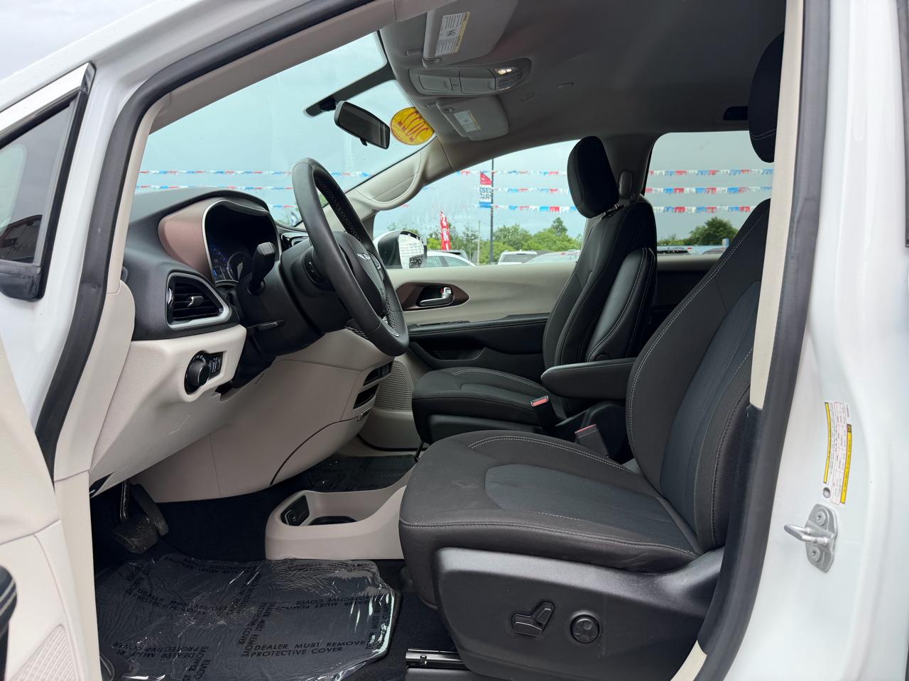 Chrysler Voyager LX FWD 2022