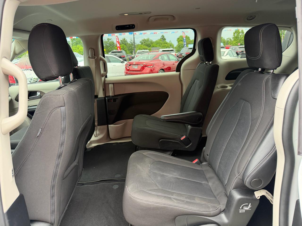 Chrysler Voyager LX FWD 2022