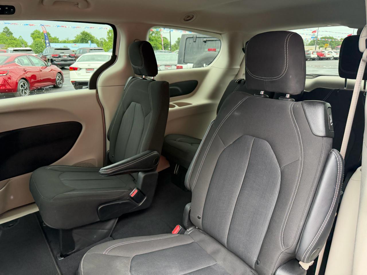 Chrysler Voyager LX FWD 2022