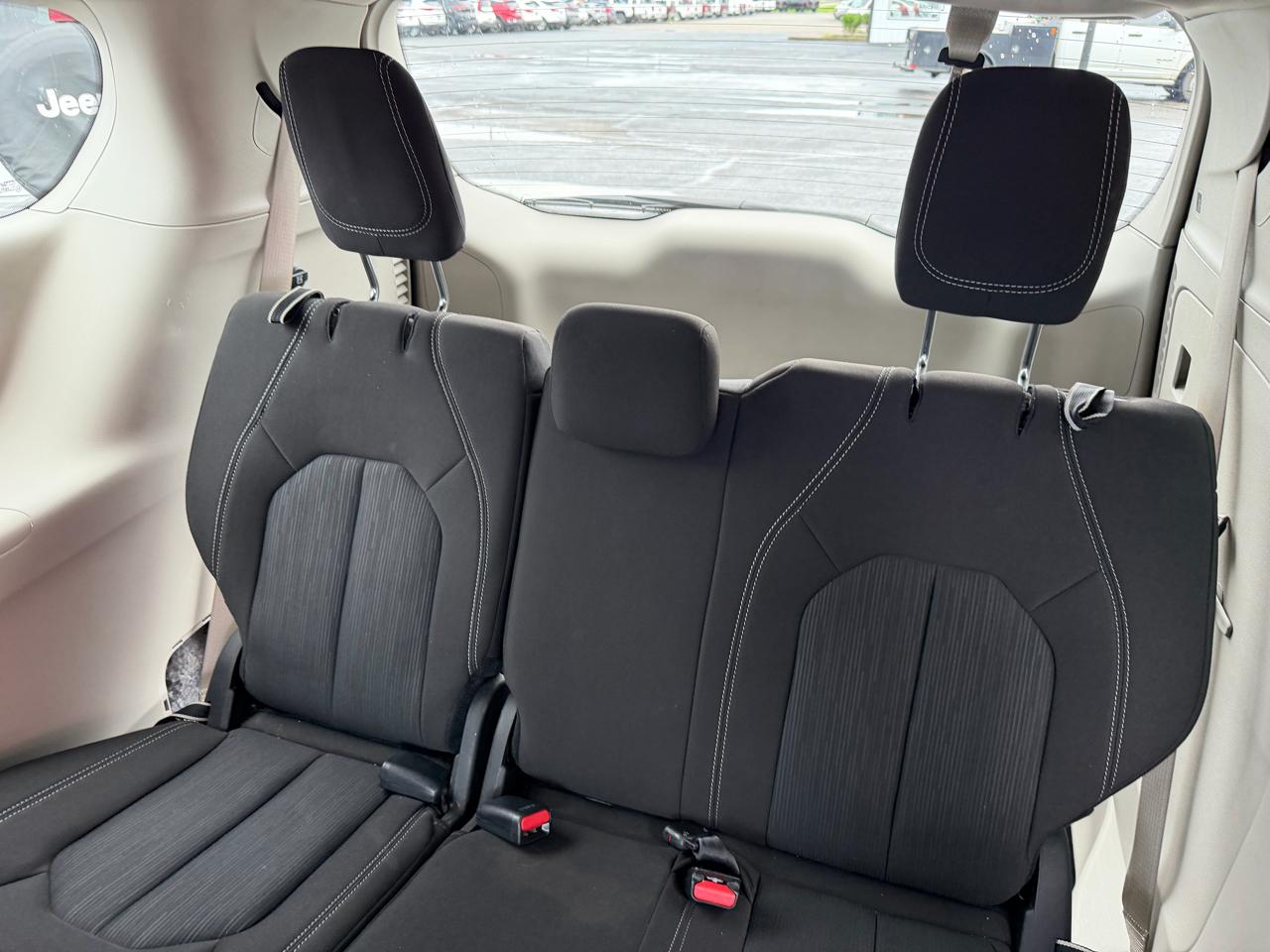 Chrysler Voyager LX FWD 2022