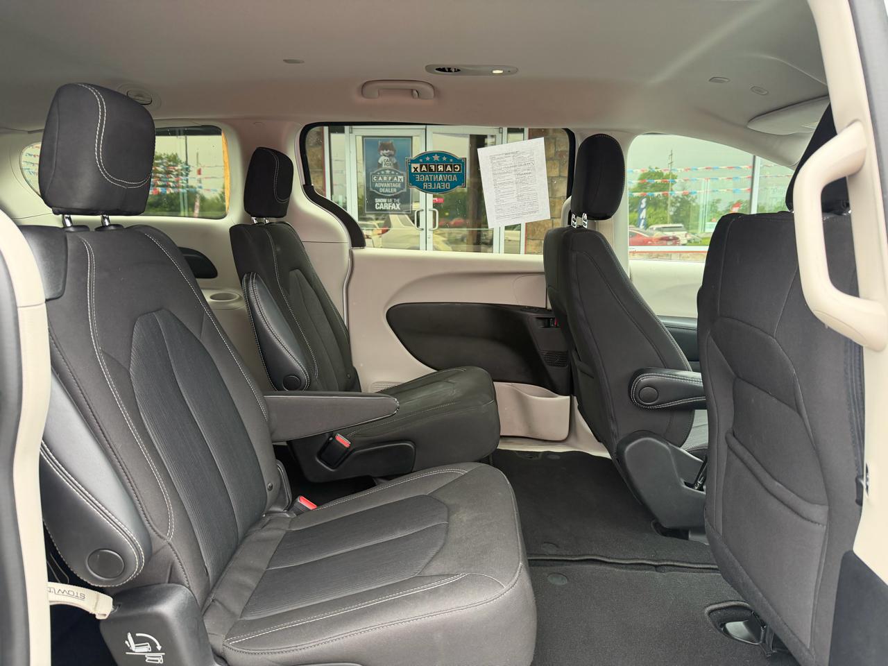 Chrysler Voyager LX FWD 2022