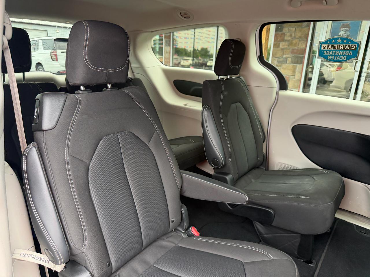 Chrysler Voyager LX FWD 2022