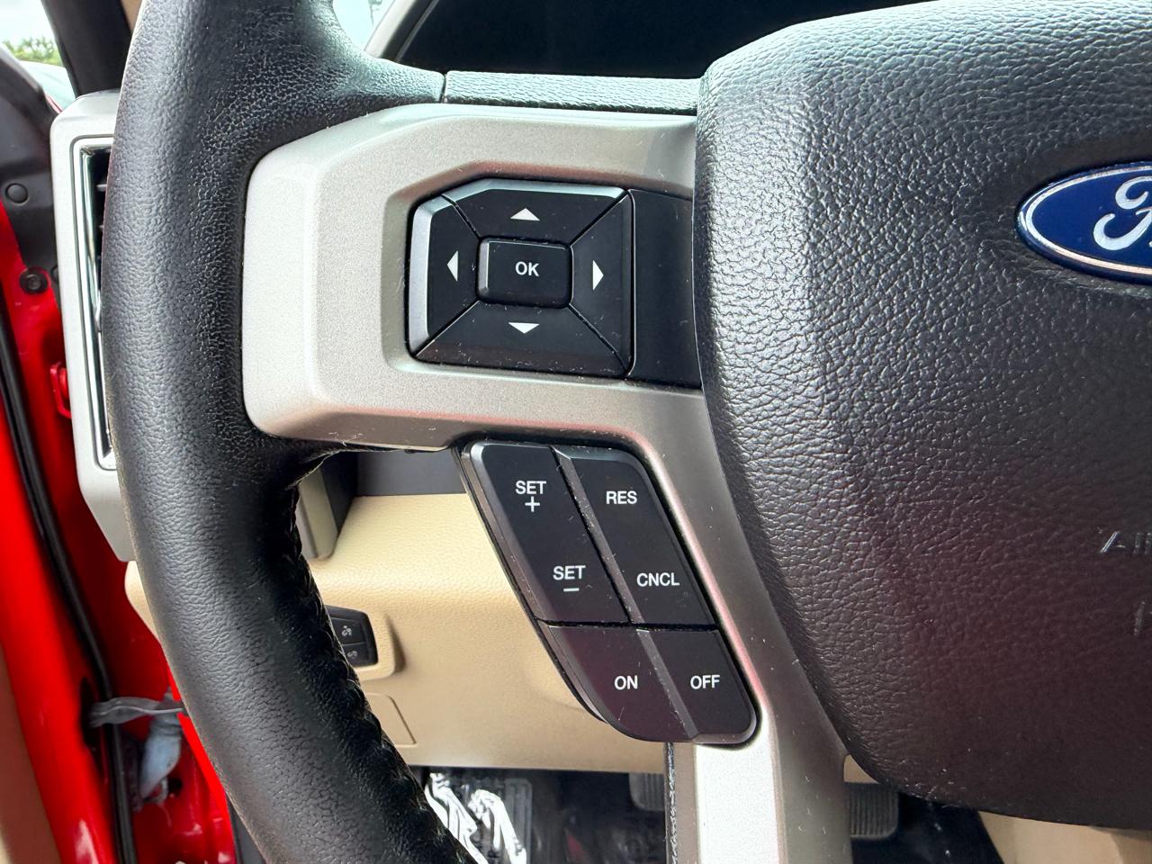 Ford F-150 4WD SuperCrew 139" Lariat 2017