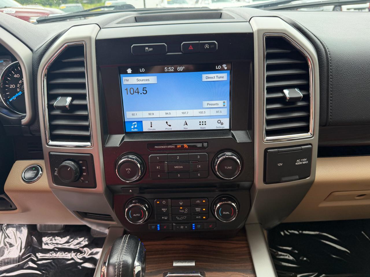 Ford F-150 4WD SuperCrew 139" Lariat 2017