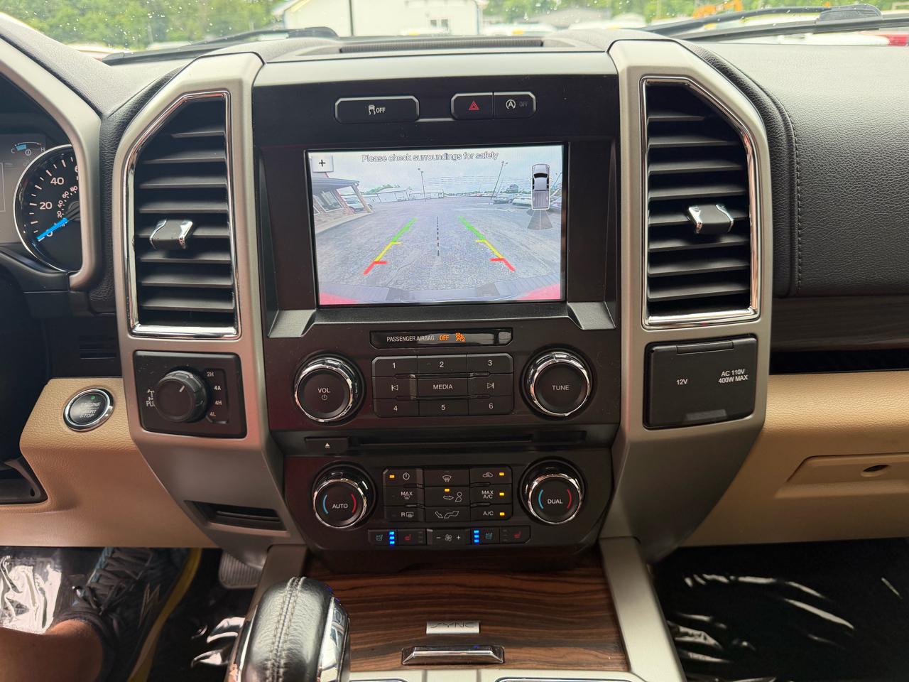 Ford F-150 4WD SuperCrew 139" Lariat 2017