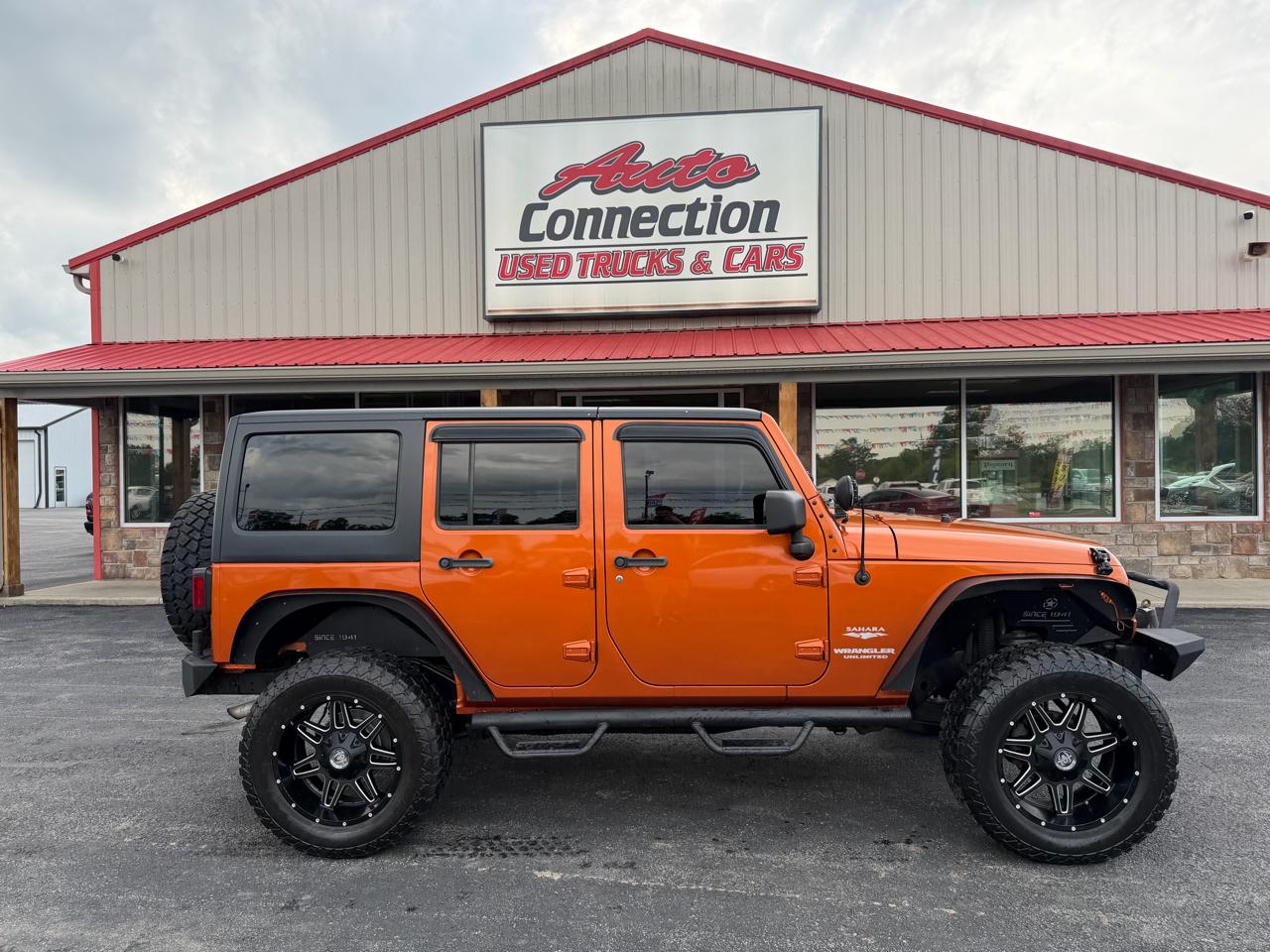 Jeep Wrangler Unlimited 4WD 4dr Sahara 2011