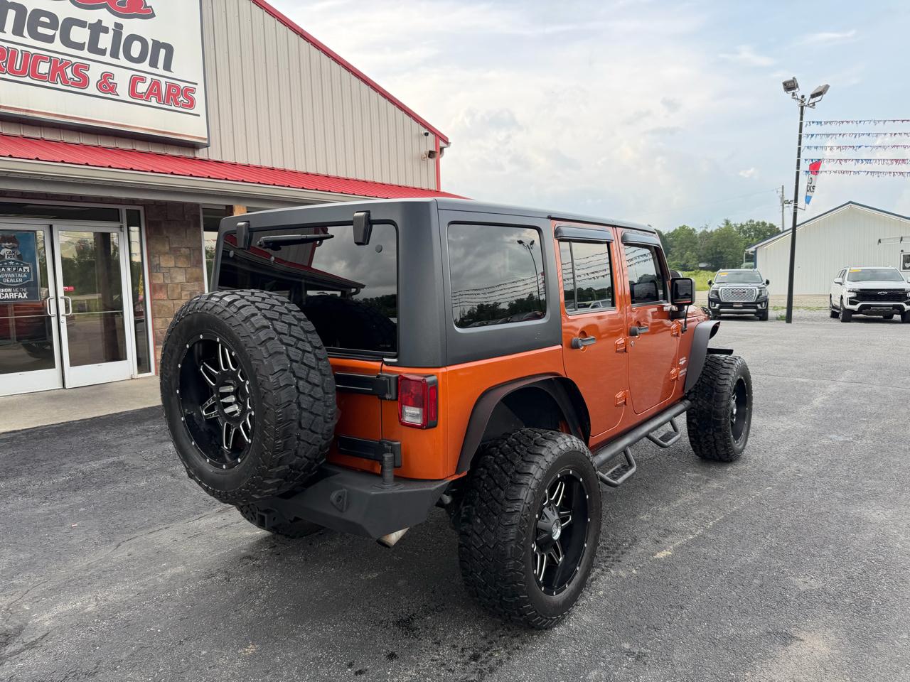 Jeep Wrangler Unlimited 4WD 4dr Sahara 2011