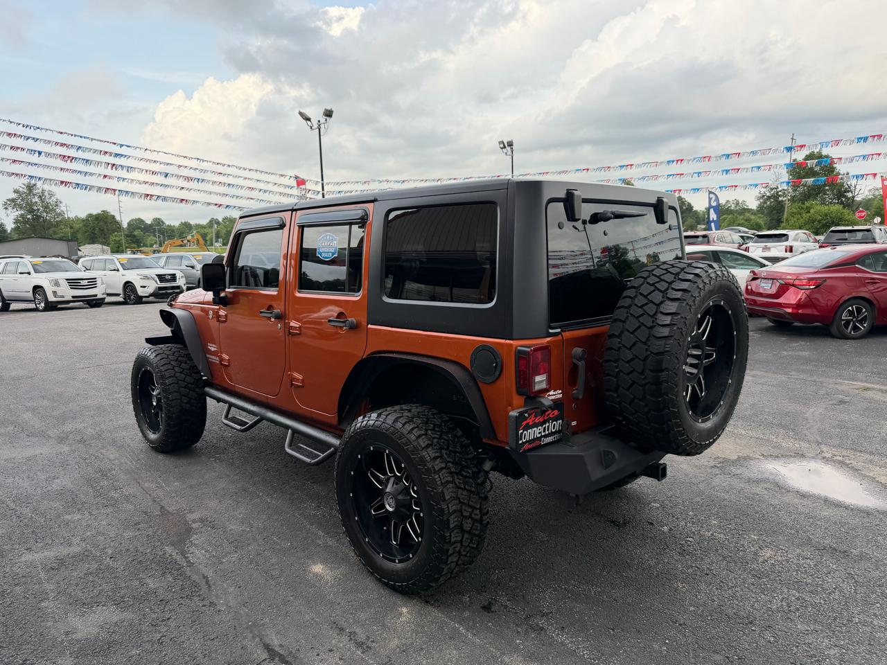 Jeep Wrangler Unlimited 4WD 4dr Sahara 2011