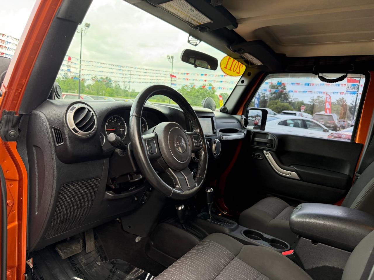 Jeep Wrangler Unlimited 4WD 4dr Sahara 2011