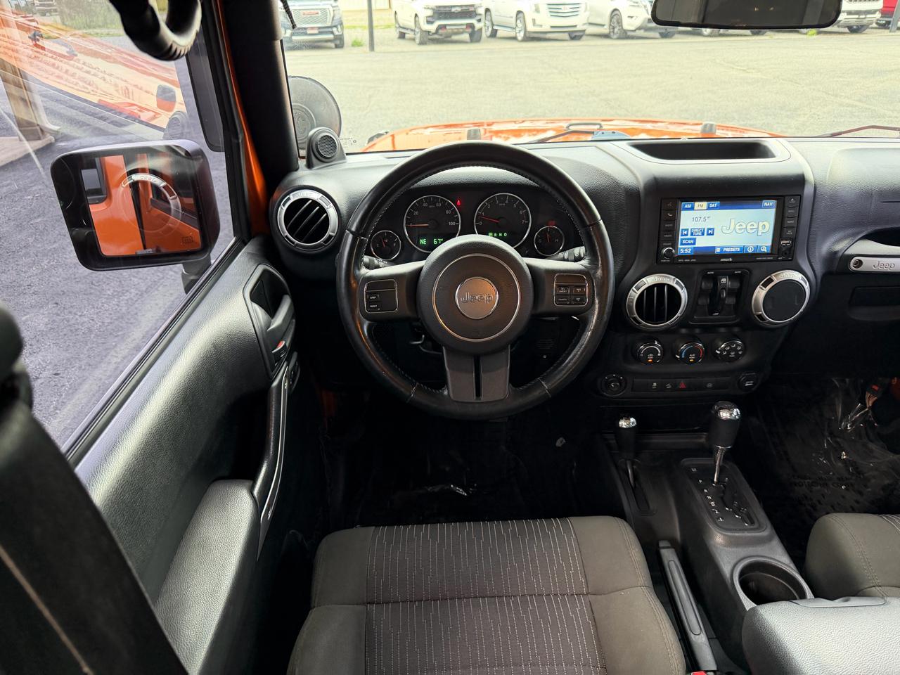 Jeep Wrangler Unlimited 4WD 4dr Sahara 2011