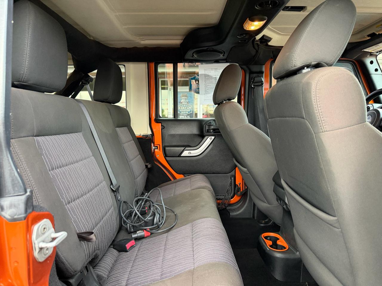 Jeep Wrangler Unlimited 4WD 4dr Sahara 2011