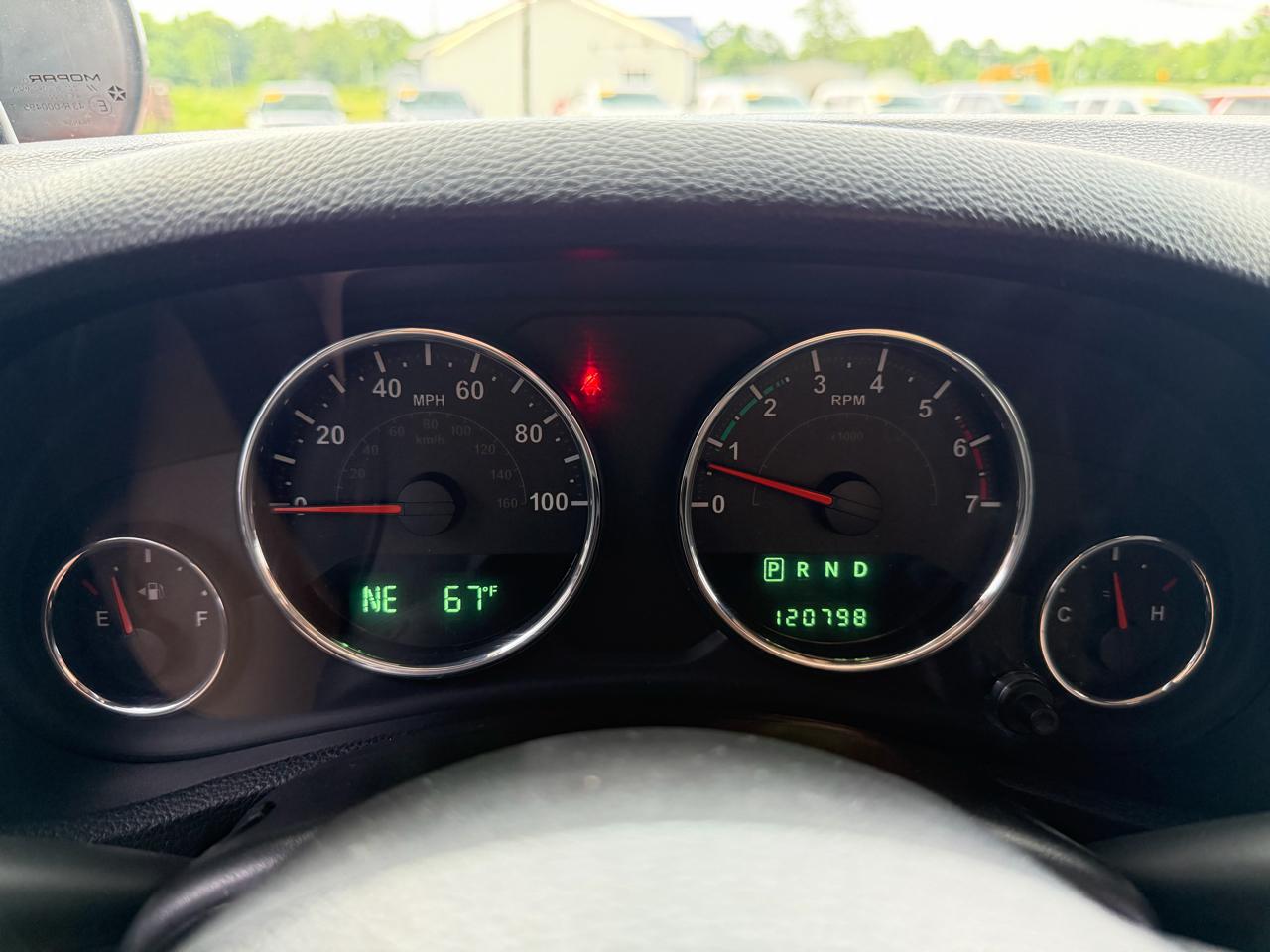 Jeep Wrangler Unlimited 4WD 4dr Sahara 2011