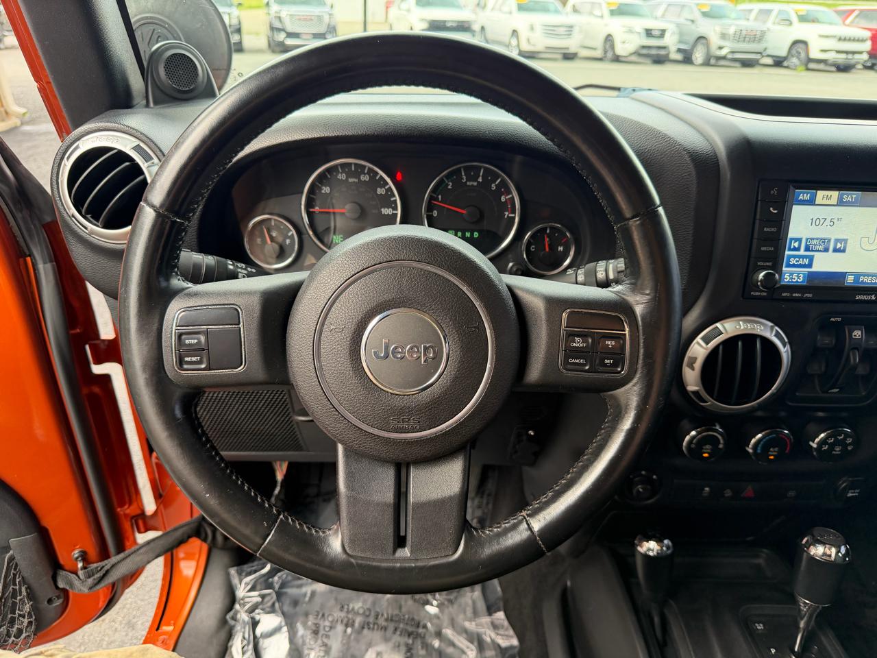 Jeep Wrangler Unlimited 4WD 4dr Sahara 2011