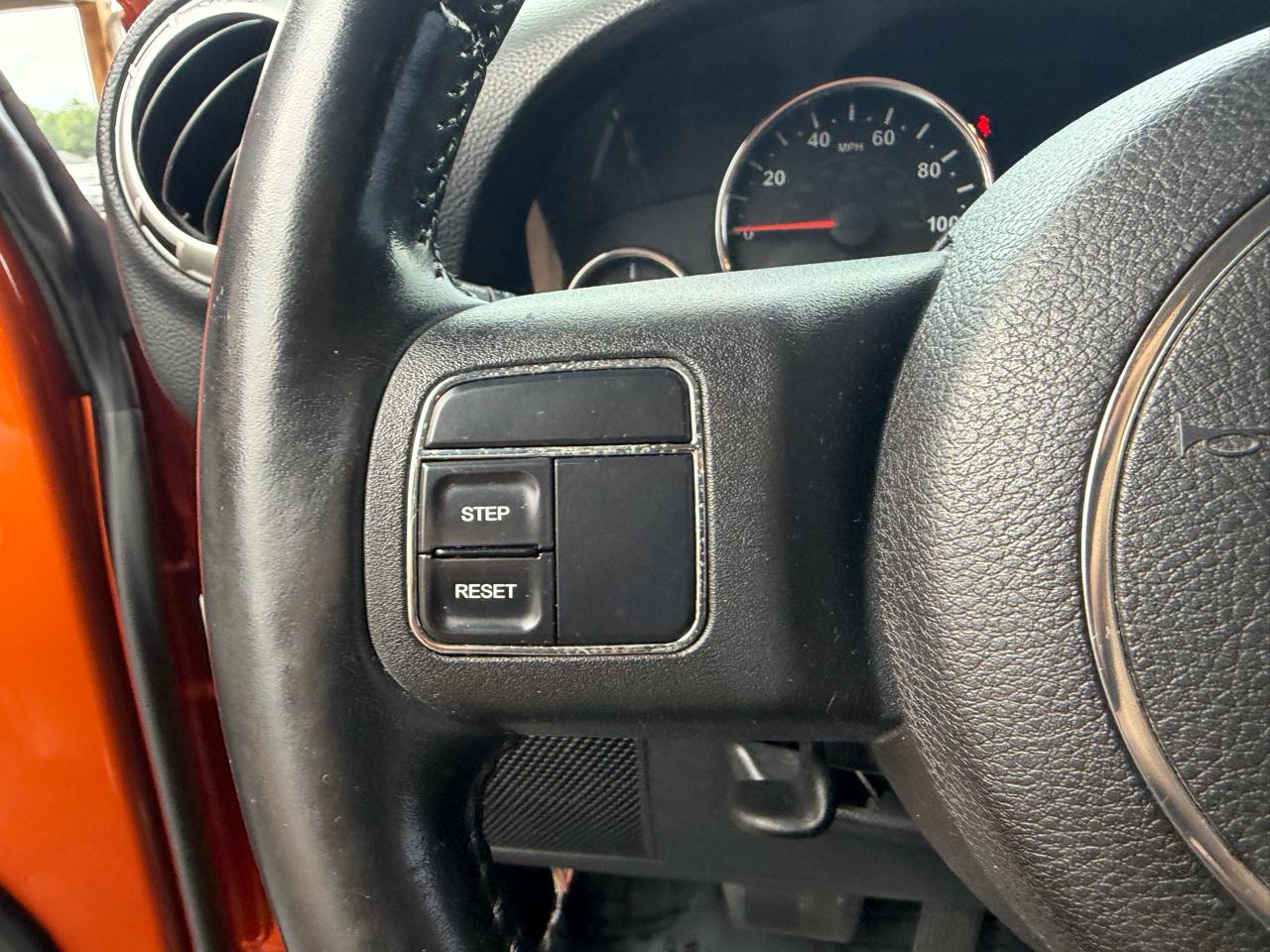 Jeep Wrangler Unlimited 4WD 4dr Sahara 2011