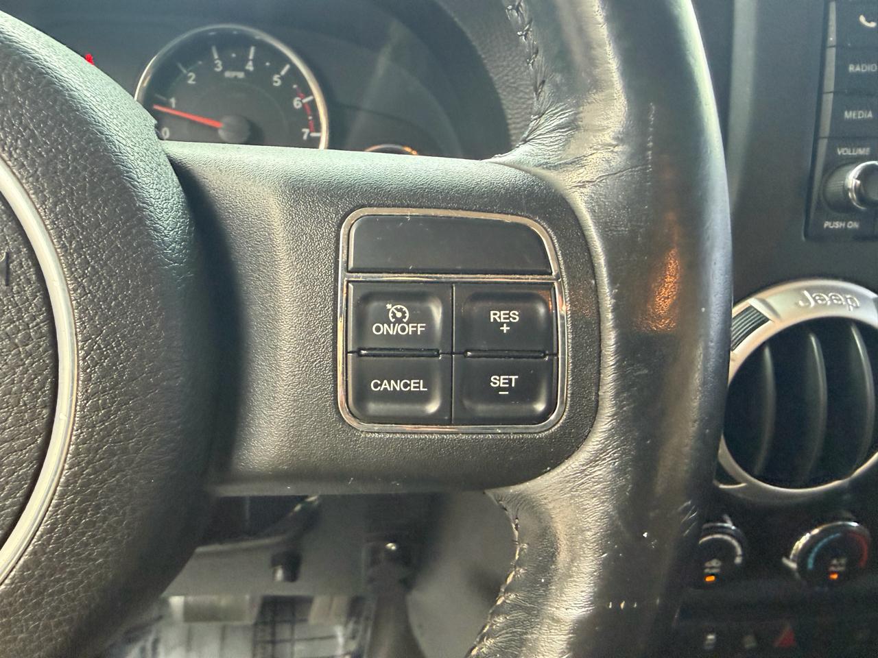 Jeep Wrangler Unlimited 4WD 4dr Sahara 2011