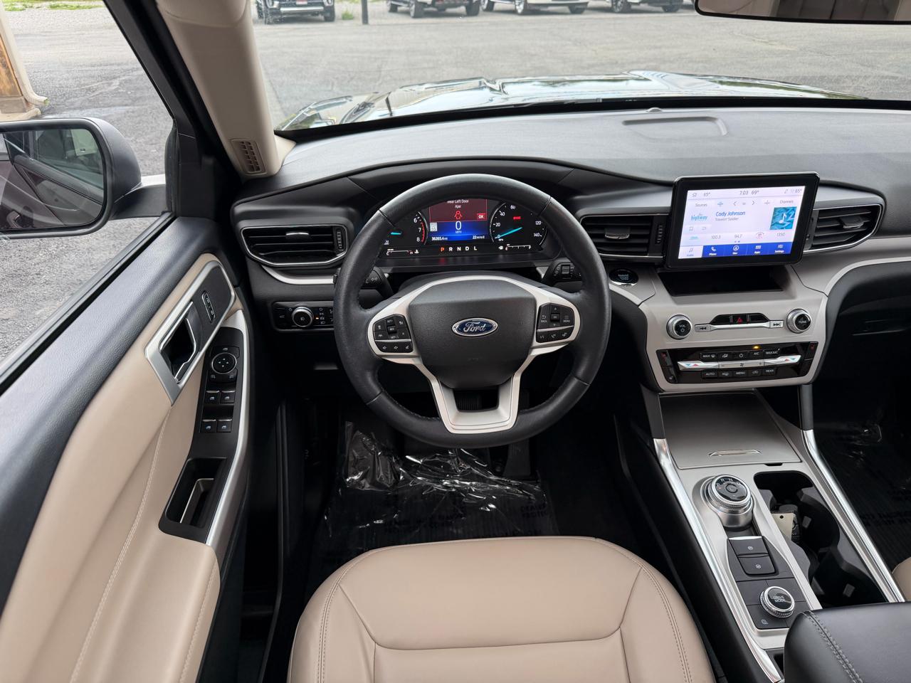 Ford Explorer XLT 2023