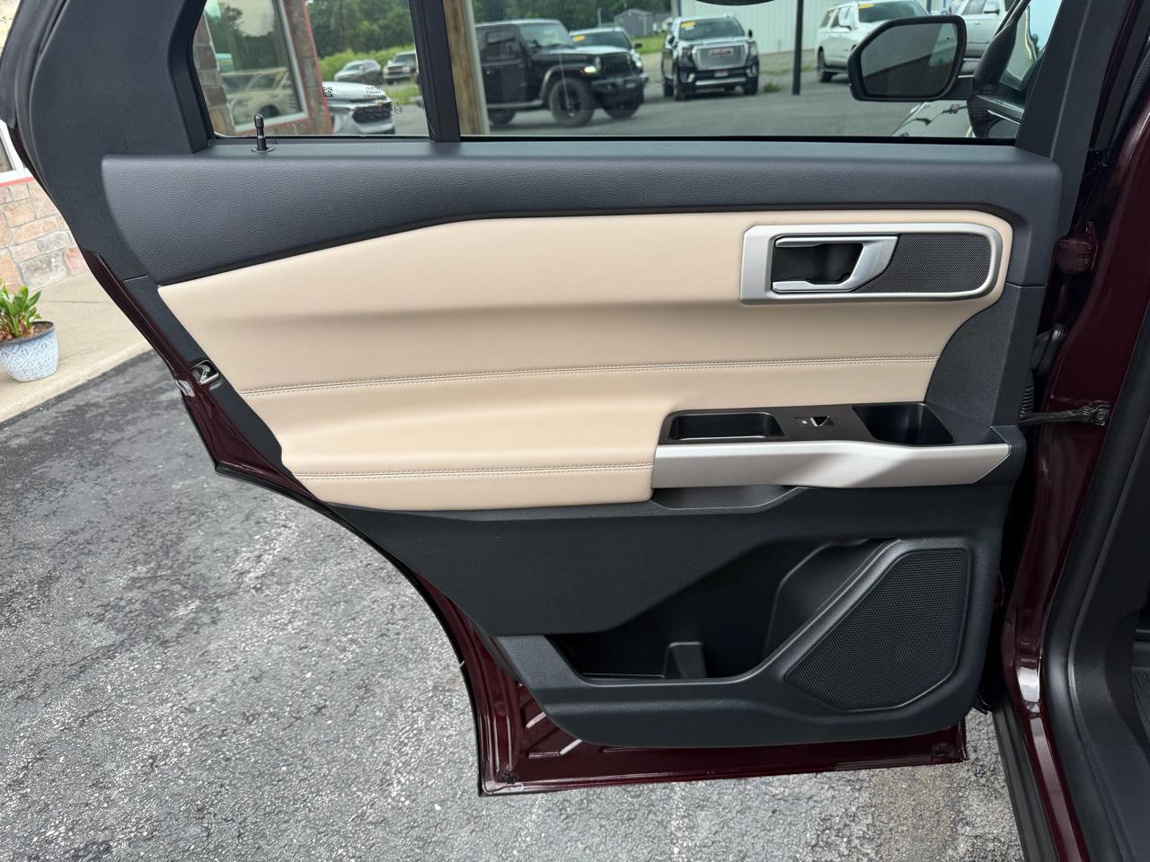Ford Explorer XLT 2023
