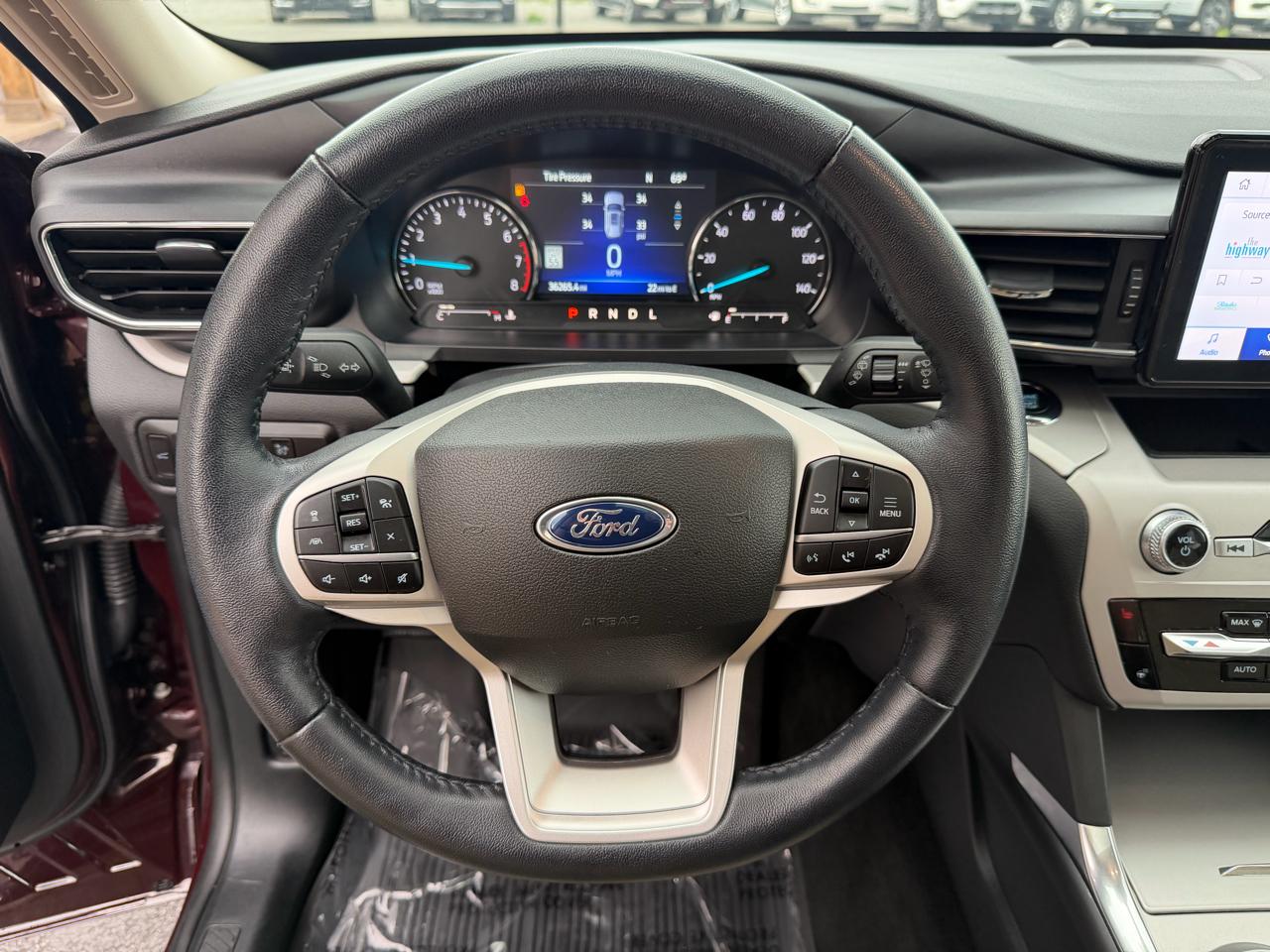 Ford Explorer XLT 2023