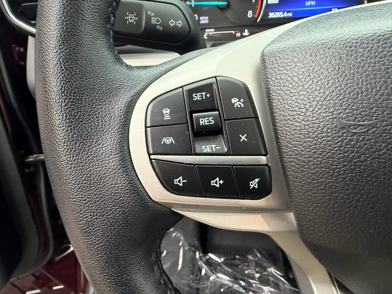 Ford Explorer XLT 2023