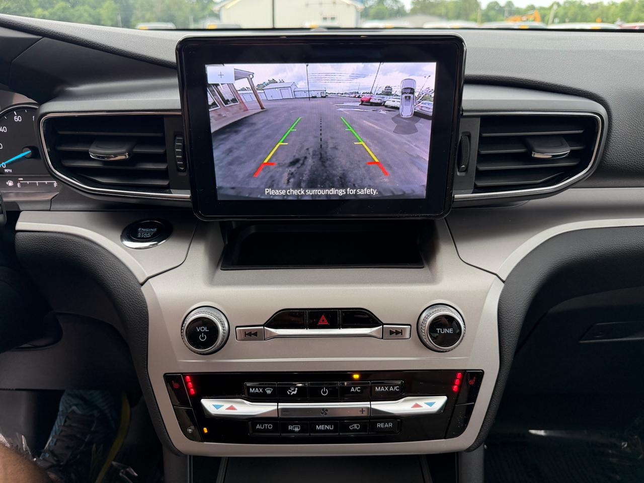 Ford Explorer XLT 2023