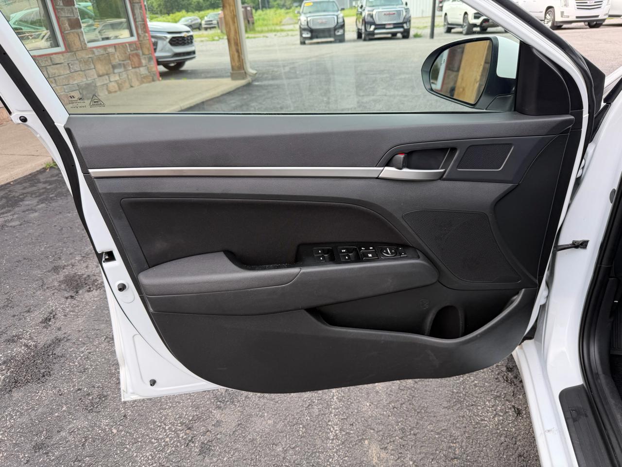 Hyundai Elantra SEL IVT 2020