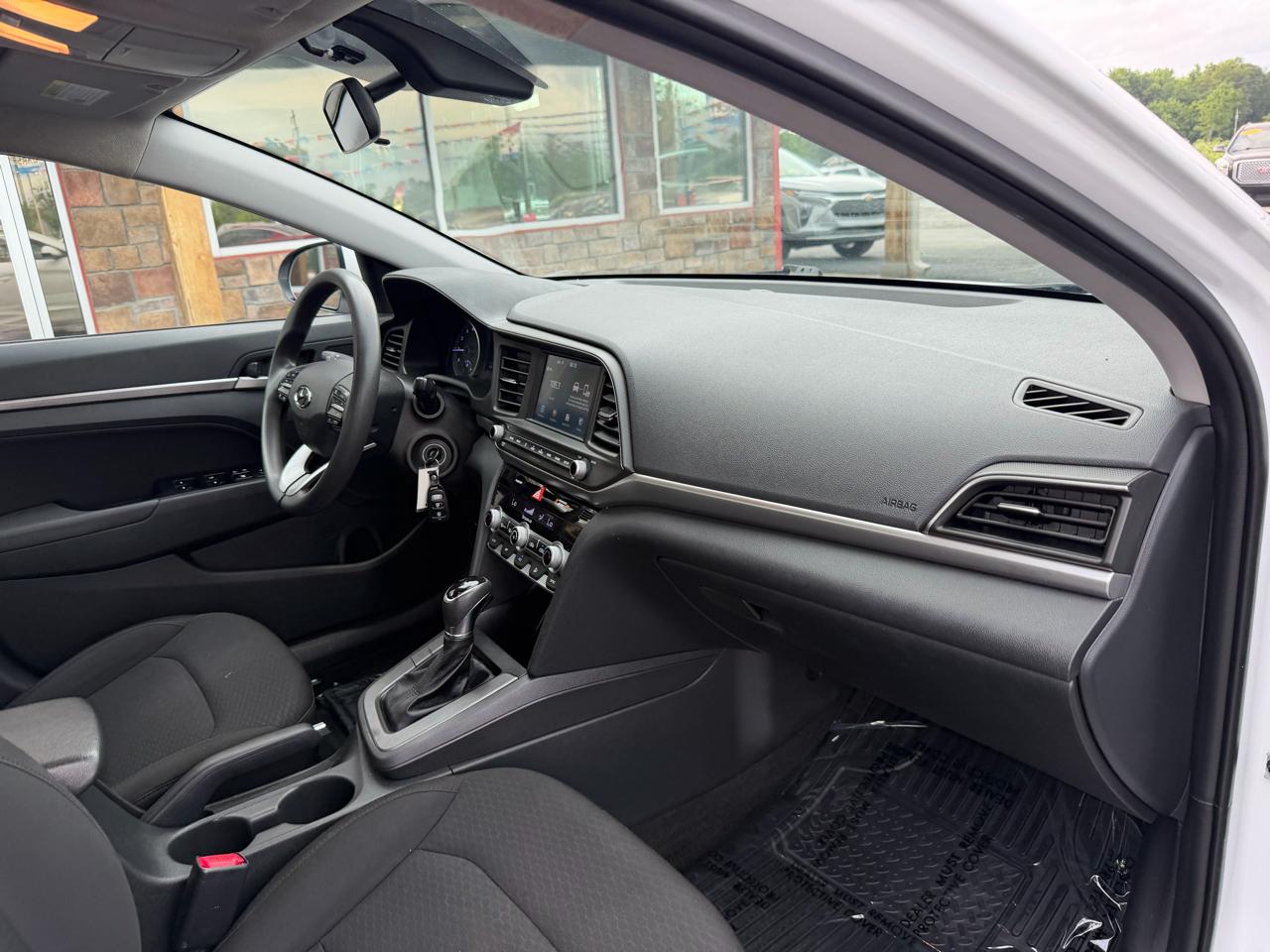 Hyundai Elantra SEL IVT 2020