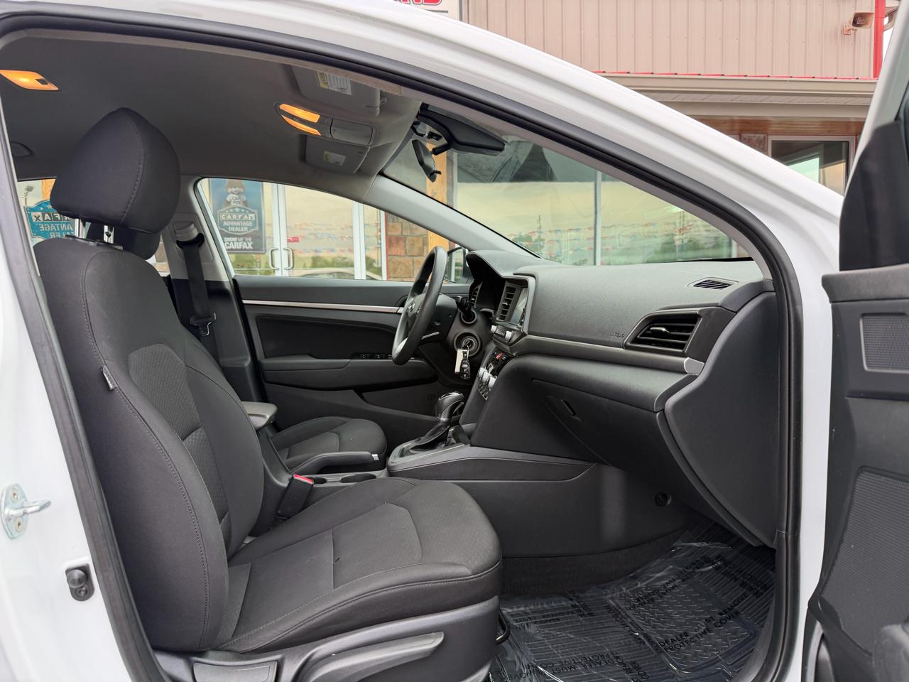Hyundai Elantra SEL IVT 2020
