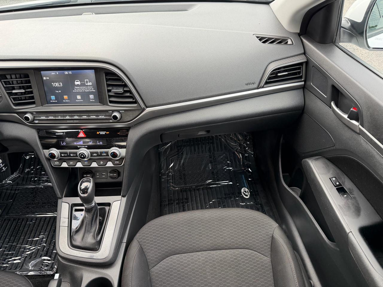 Hyundai Elantra SEL IVT 2020