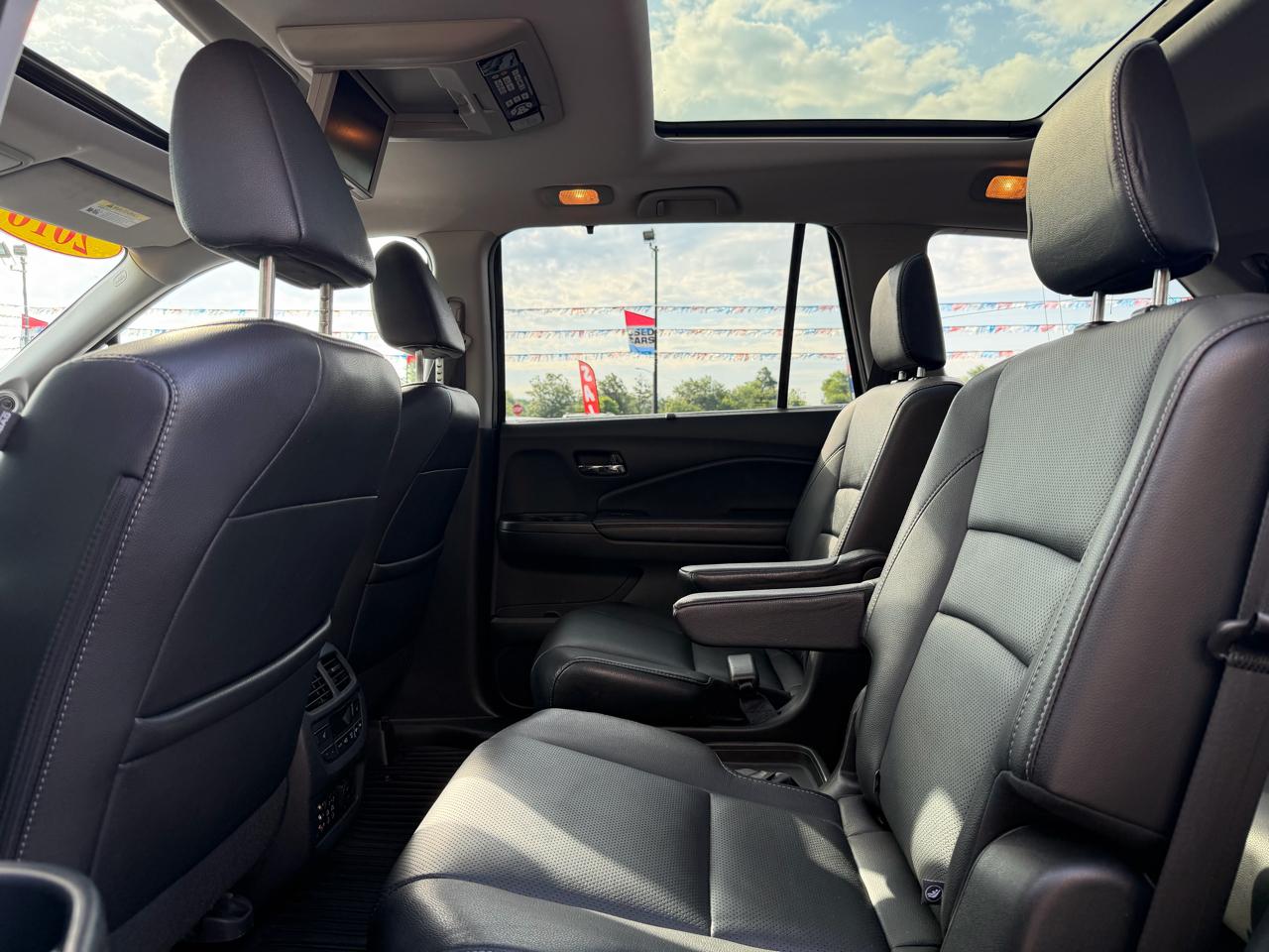 Honda Pilot AWD 4dr Elite w/RES & Navi 2016