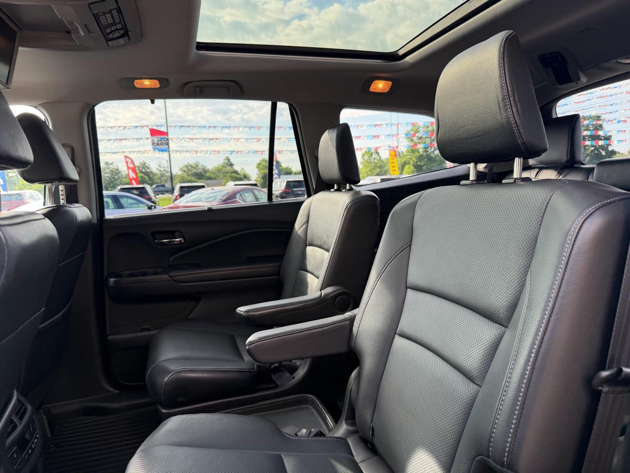 Honda Pilot AWD 4dr Elite w/RES & Navi 2016