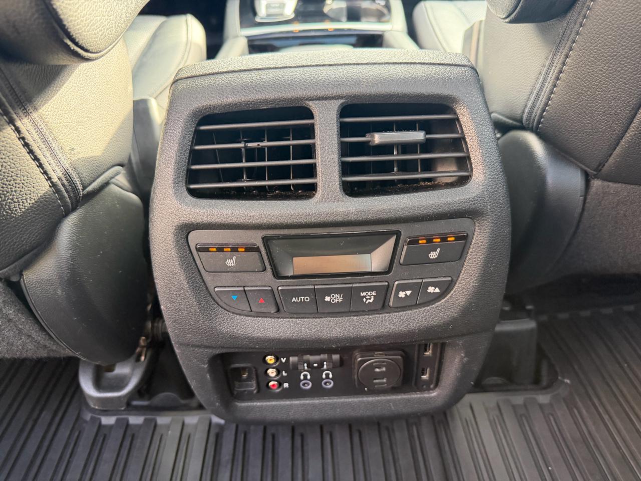 Honda Pilot AWD 4dr Elite w/RES & Navi 2016