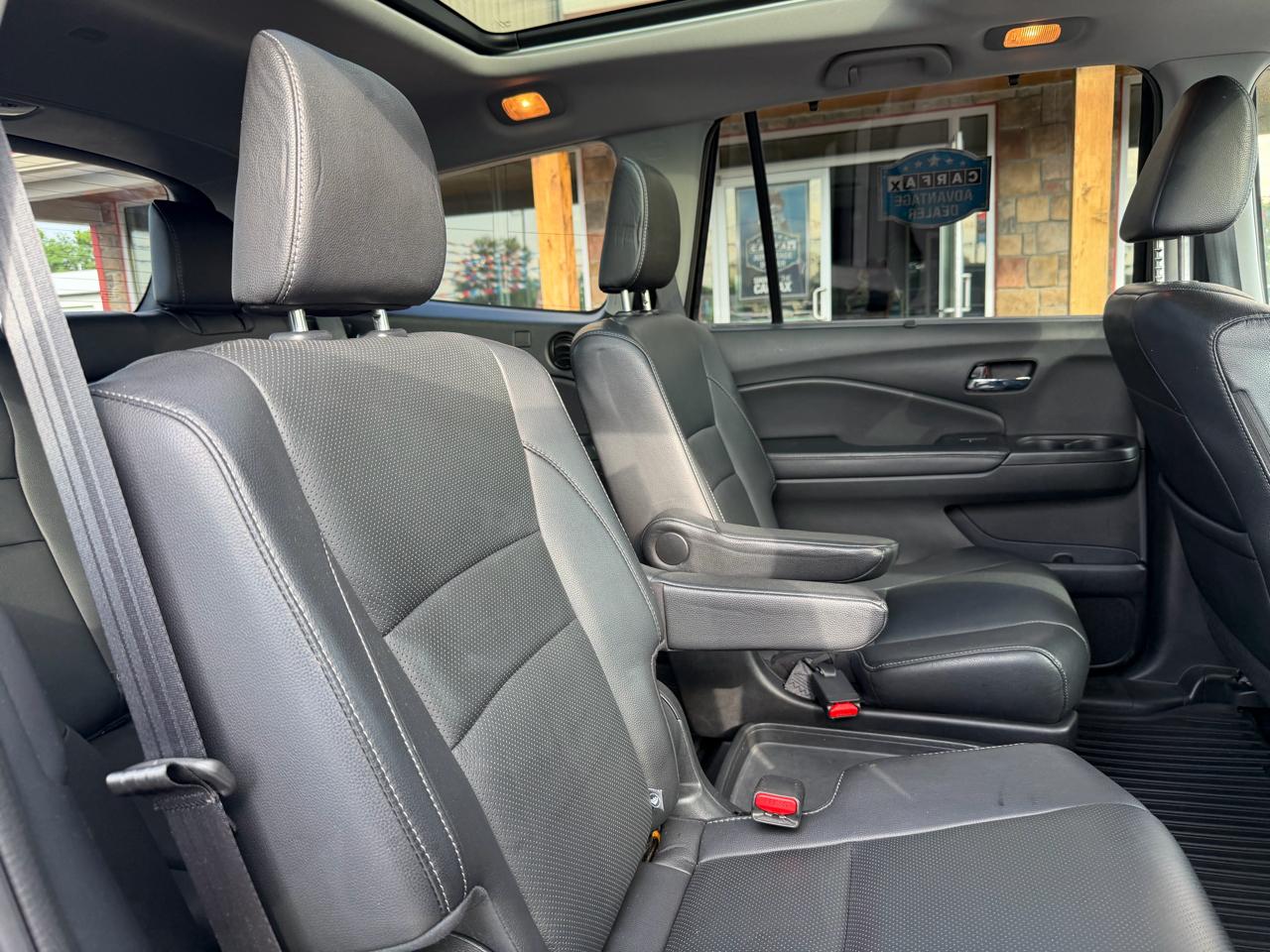 Honda Pilot AWD 4dr Elite w/RES & Navi 2016