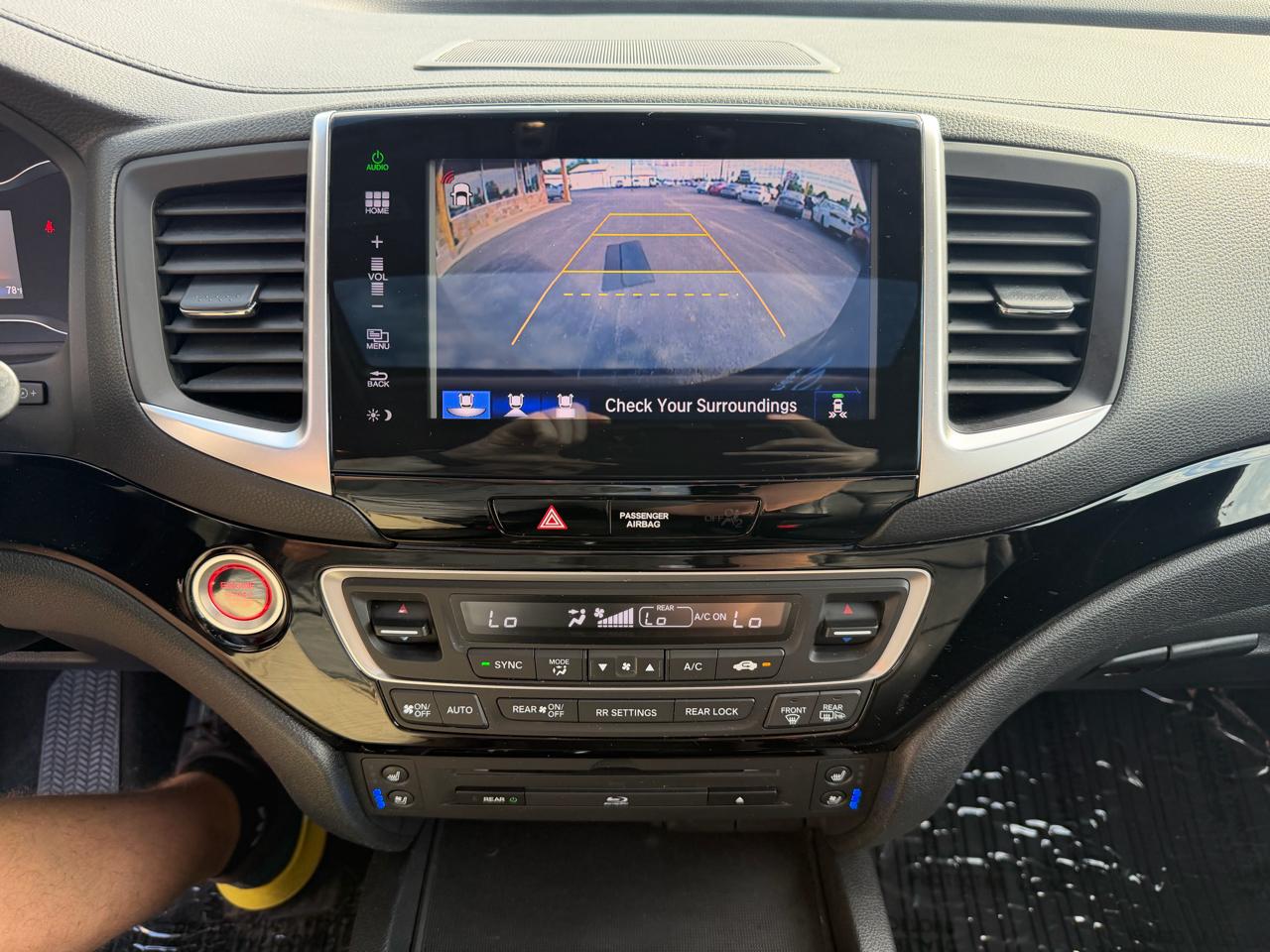 Honda Pilot AWD 4dr Elite w/RES & Navi 2016