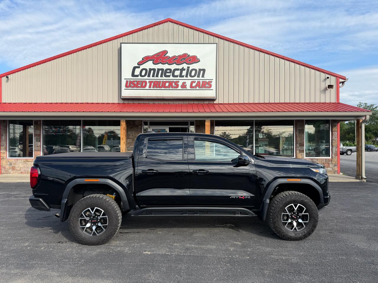 GMC Canyon 4WD Crew Cab AT4X 2024