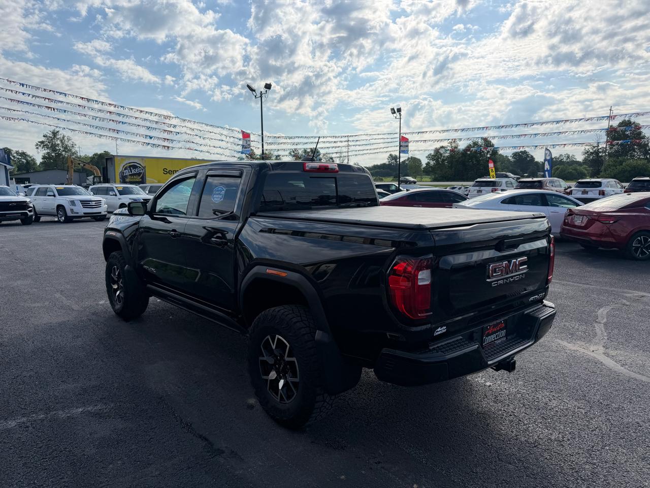 GMC Canyon 4WD Crew Cab AT4X 2024