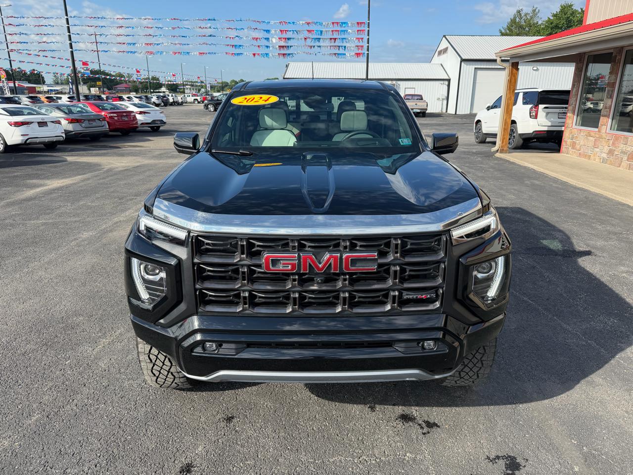 GMC Canyon 4WD Crew Cab AT4X 2024