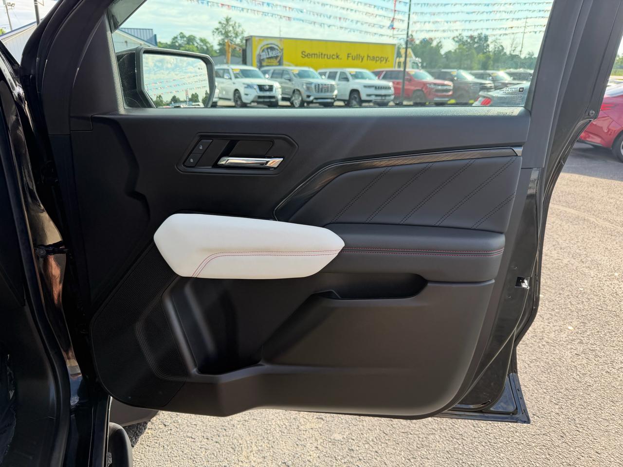 GMC Canyon 4WD Crew Cab AT4X 2024