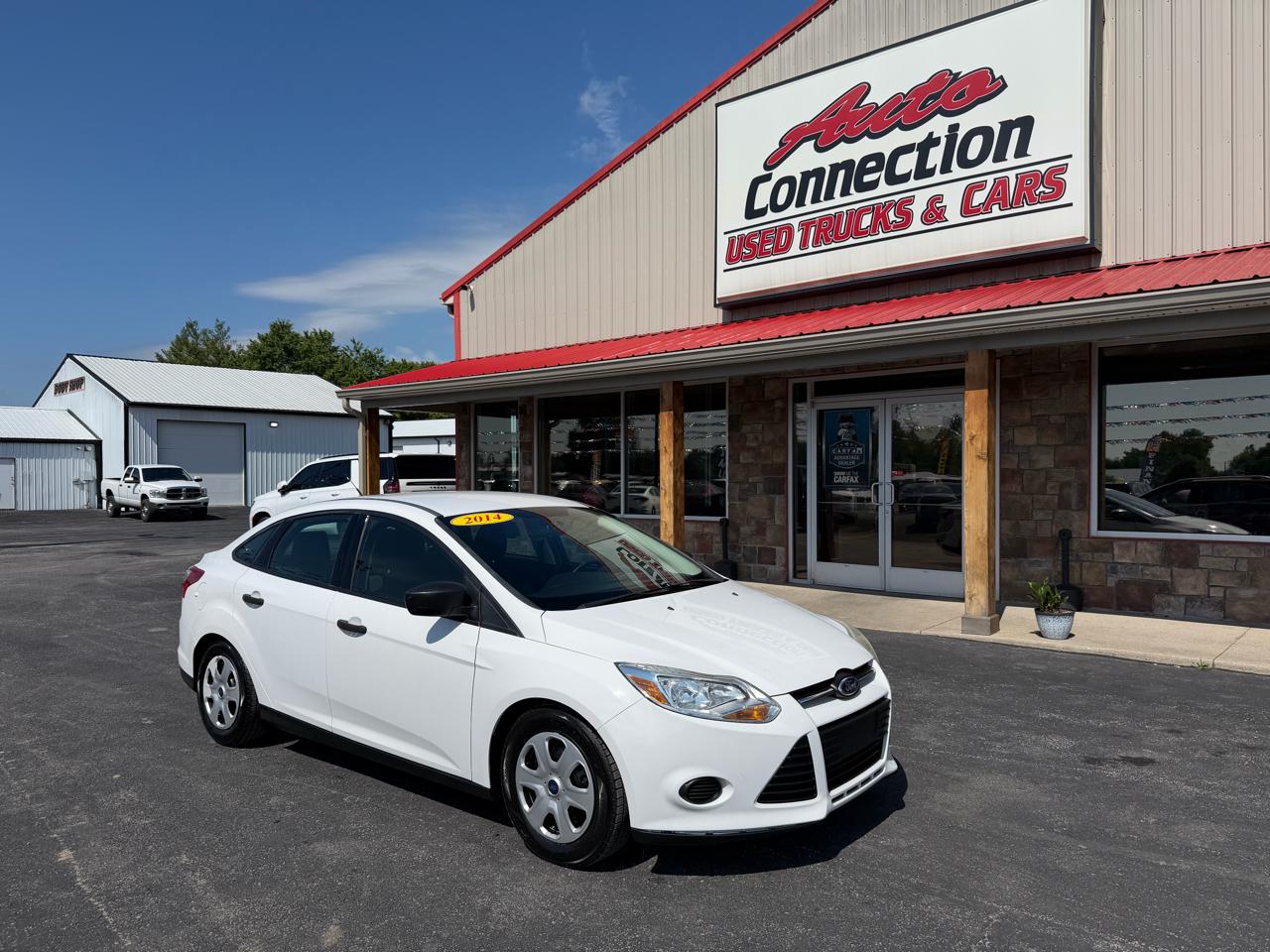 Ford Focus 4dr Sdn S 2014