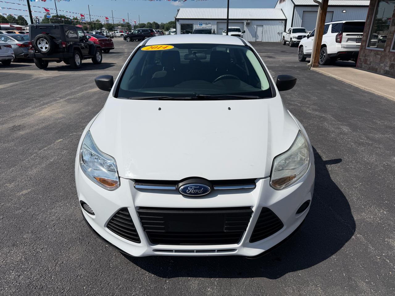 Ford Focus 4dr Sdn S 2014