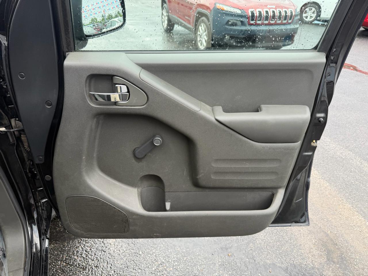 Nissan Frontier 2WD King Cab I4 Auto S 2015