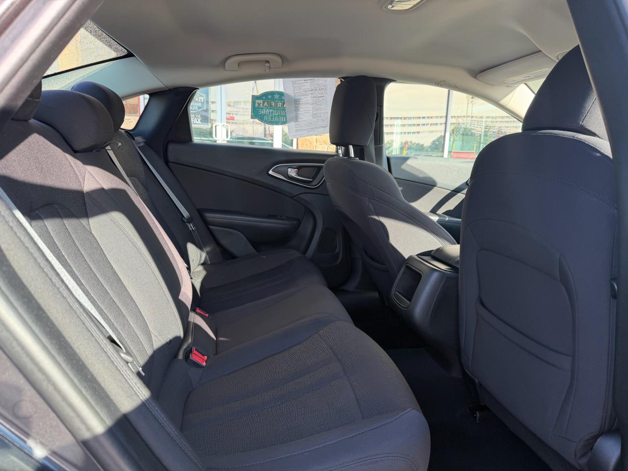 Chrysler 200 4dr Sdn Limited FWD 2015
