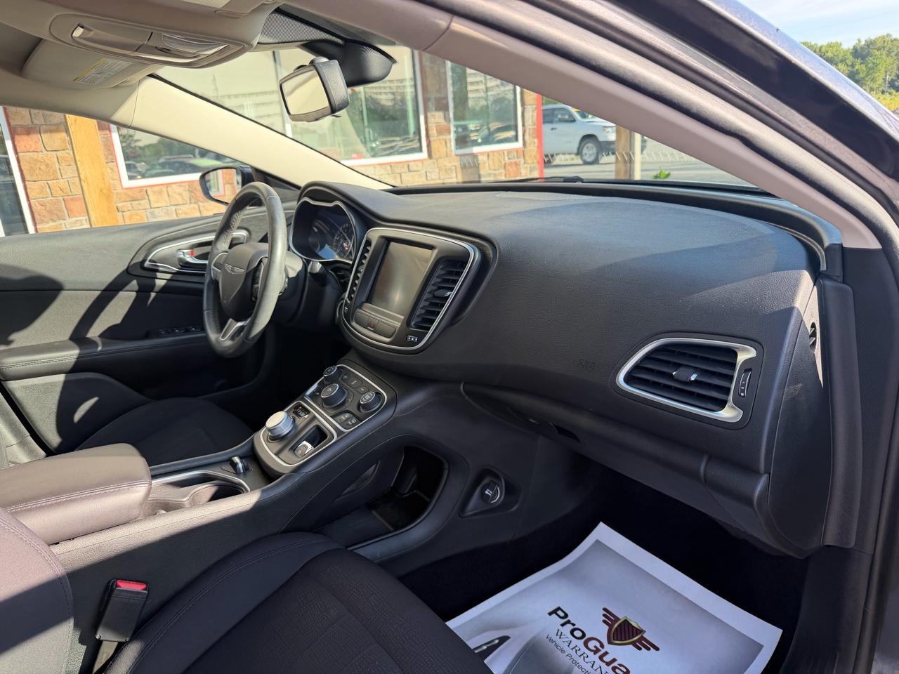 Chrysler 200 4dr Sdn Limited FWD 2015
