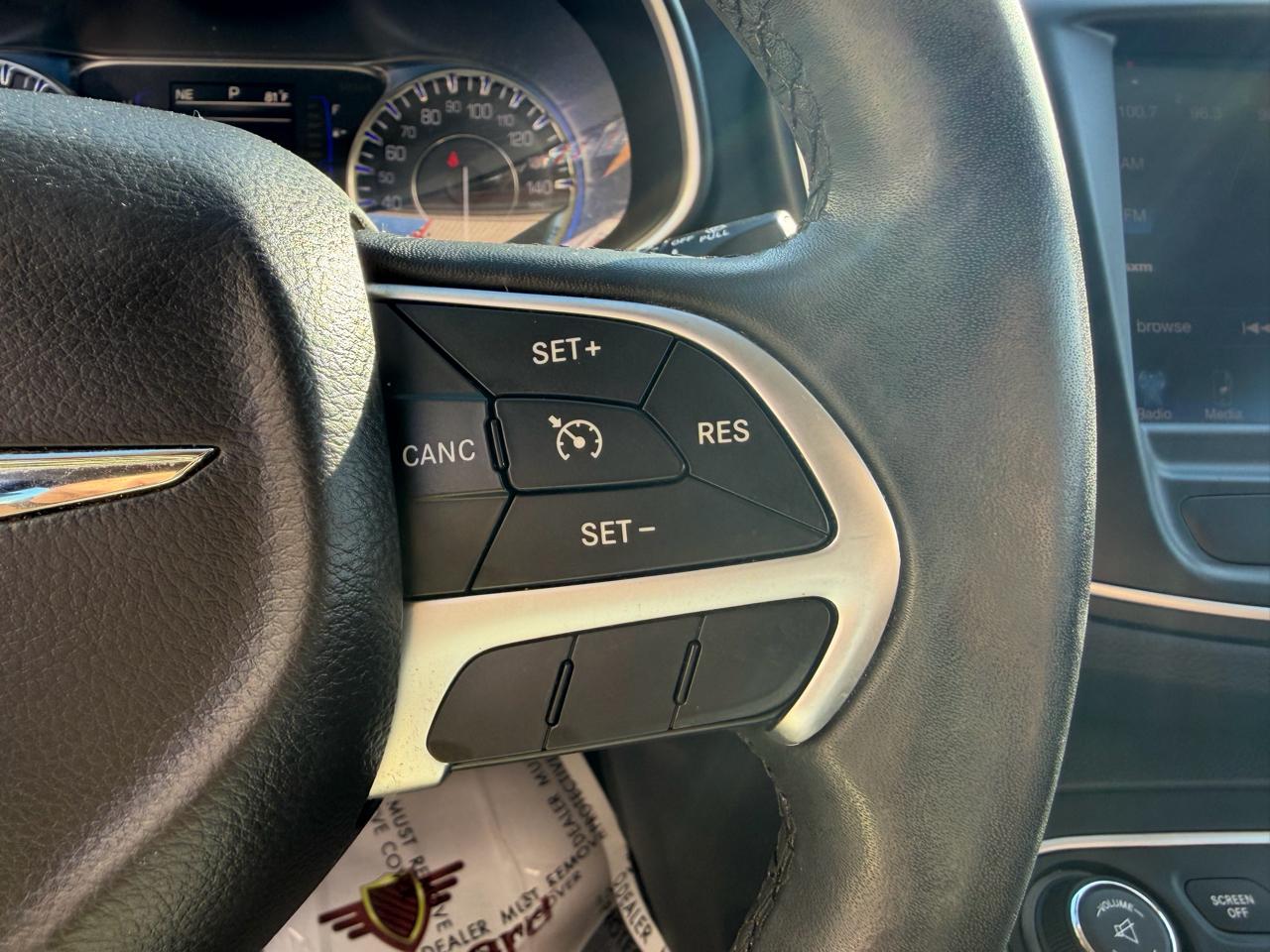 Chrysler 200 4dr Sdn Limited FWD 2015