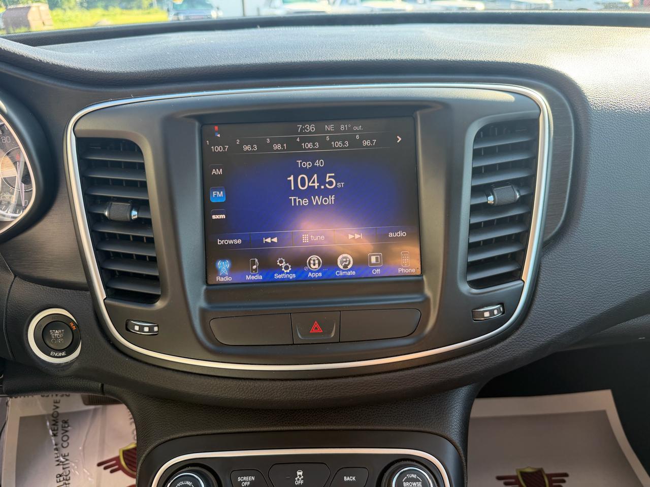Chrysler 200 4dr Sdn Limited FWD 2015