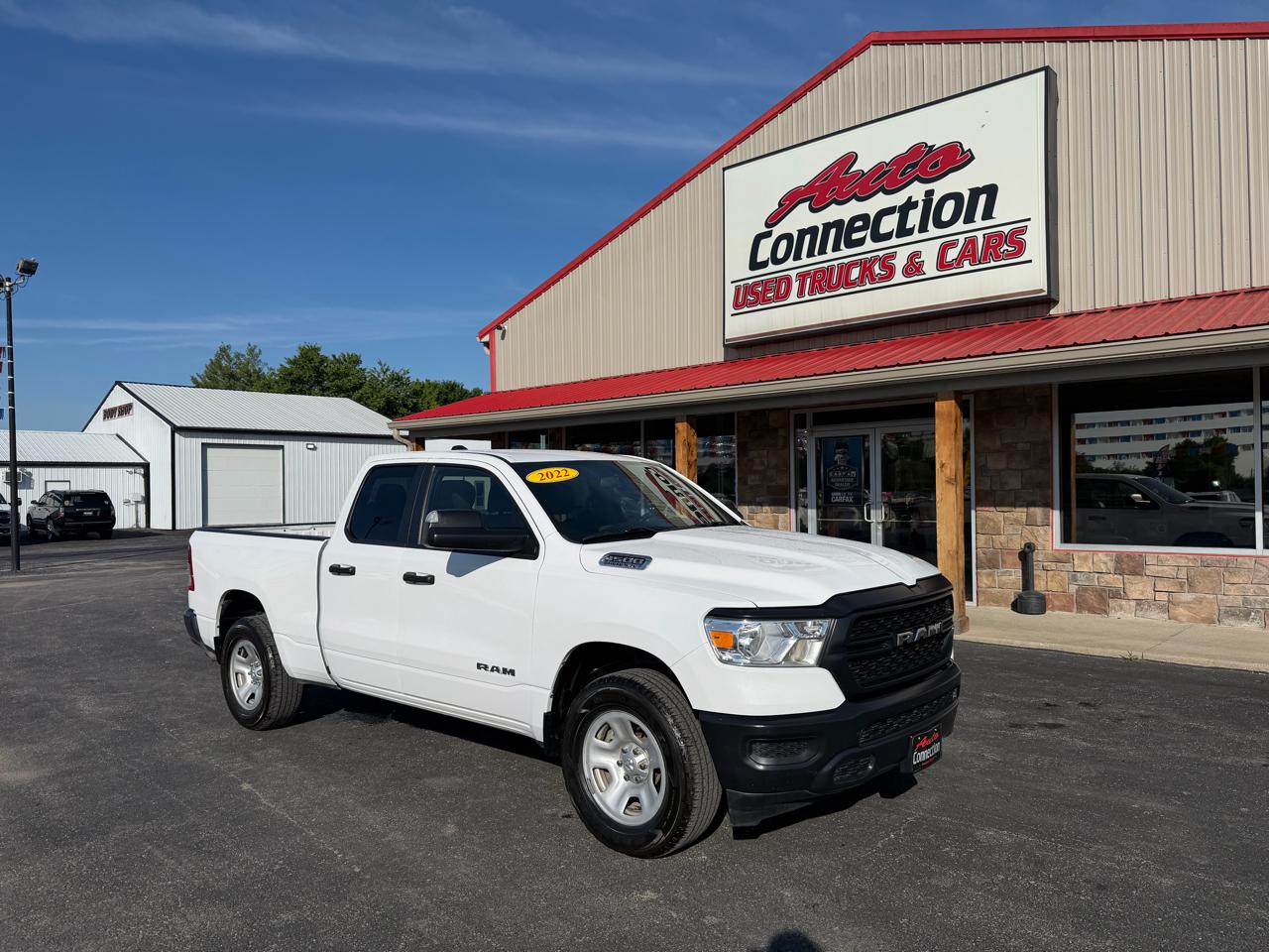 RAM 1500 4WD Crew Cab 140.5" Tradesman 2022