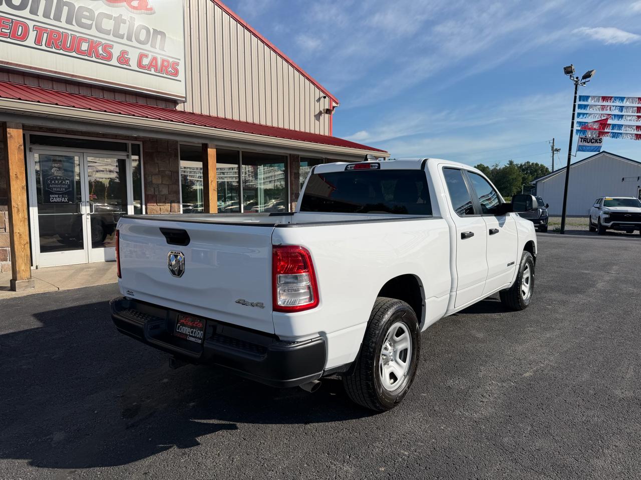 RAM 1500 4WD Crew Cab 140.5" Tradesman 2022