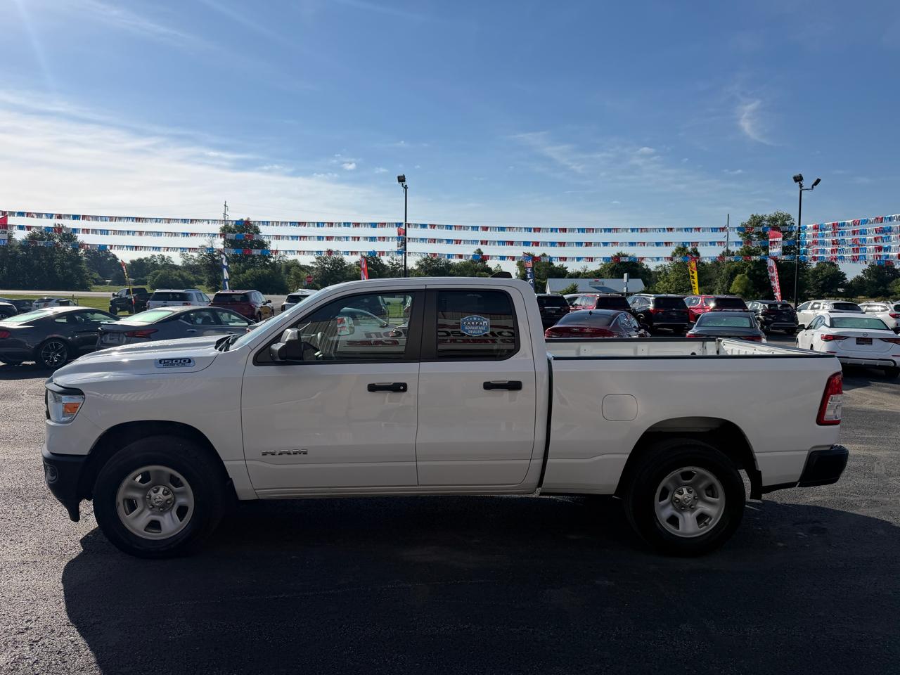 RAM 1500 4WD Crew Cab 140.5" Tradesman 2022